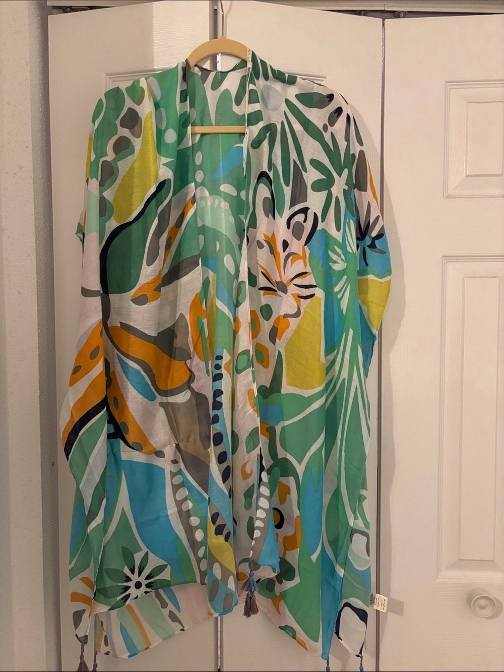 Do everything in love Green and White Patterned Lightweight Cover-Up